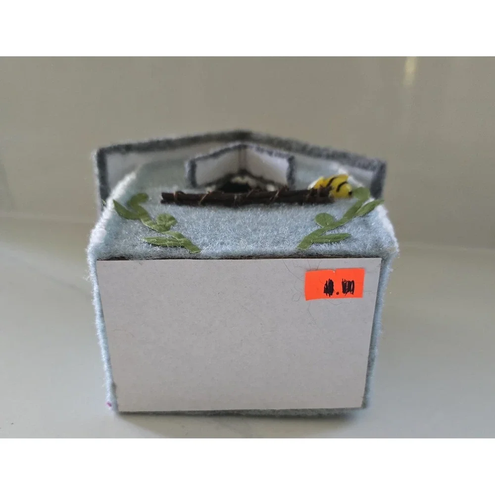 Gerson Company‎ Felt Birdhouse Ornament Blue W Bee 6x5 New With Tag